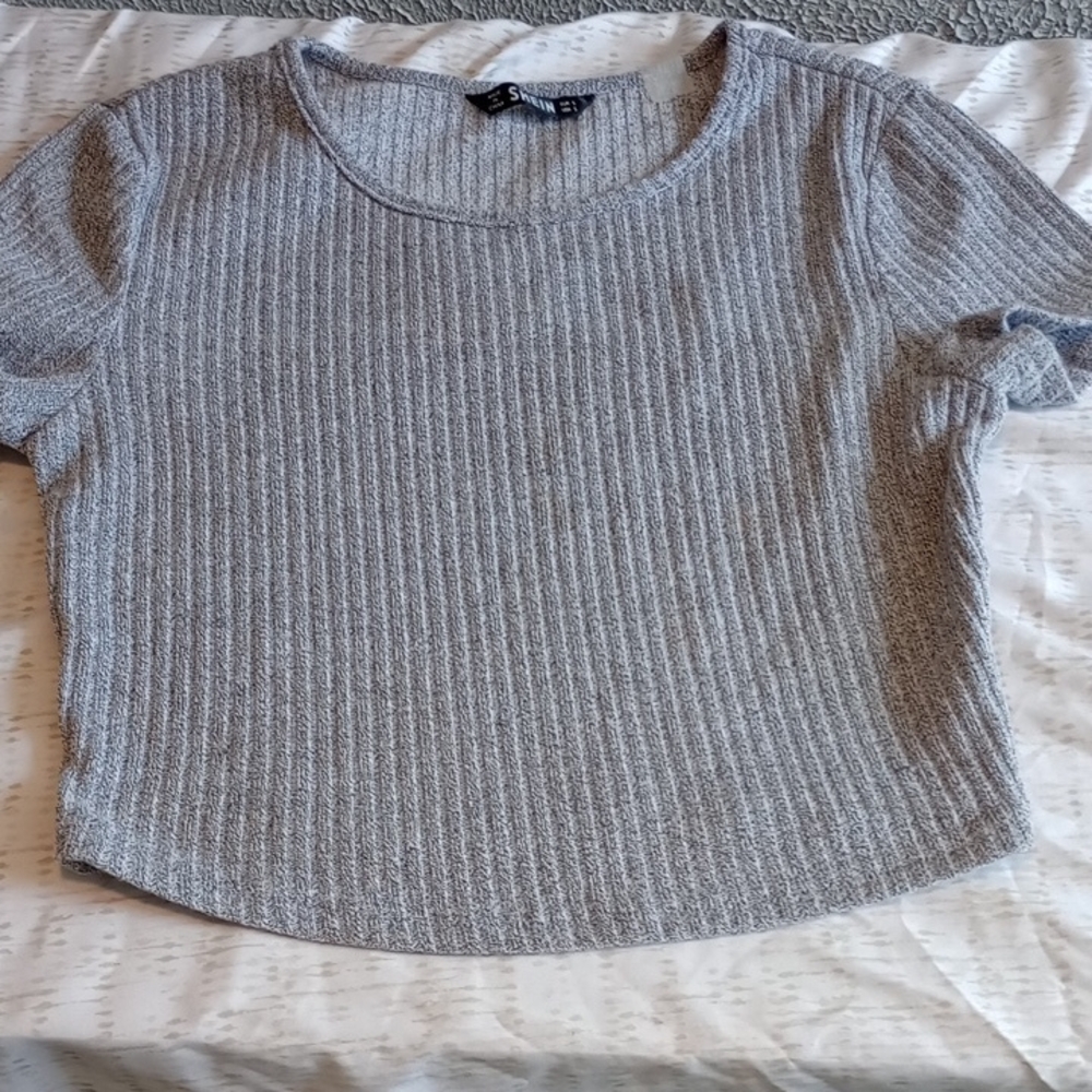 SHEIN Gray Ribbed Crop Top